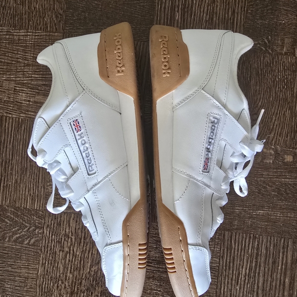 Reebok White Sneakers with Gum Sole - Picture 3 of 7